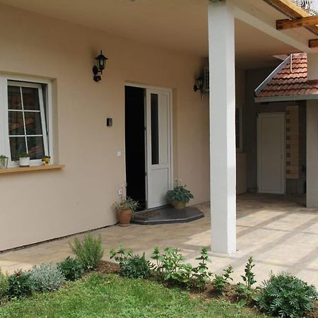 Apartman Lilium Knin Bagian luar foto