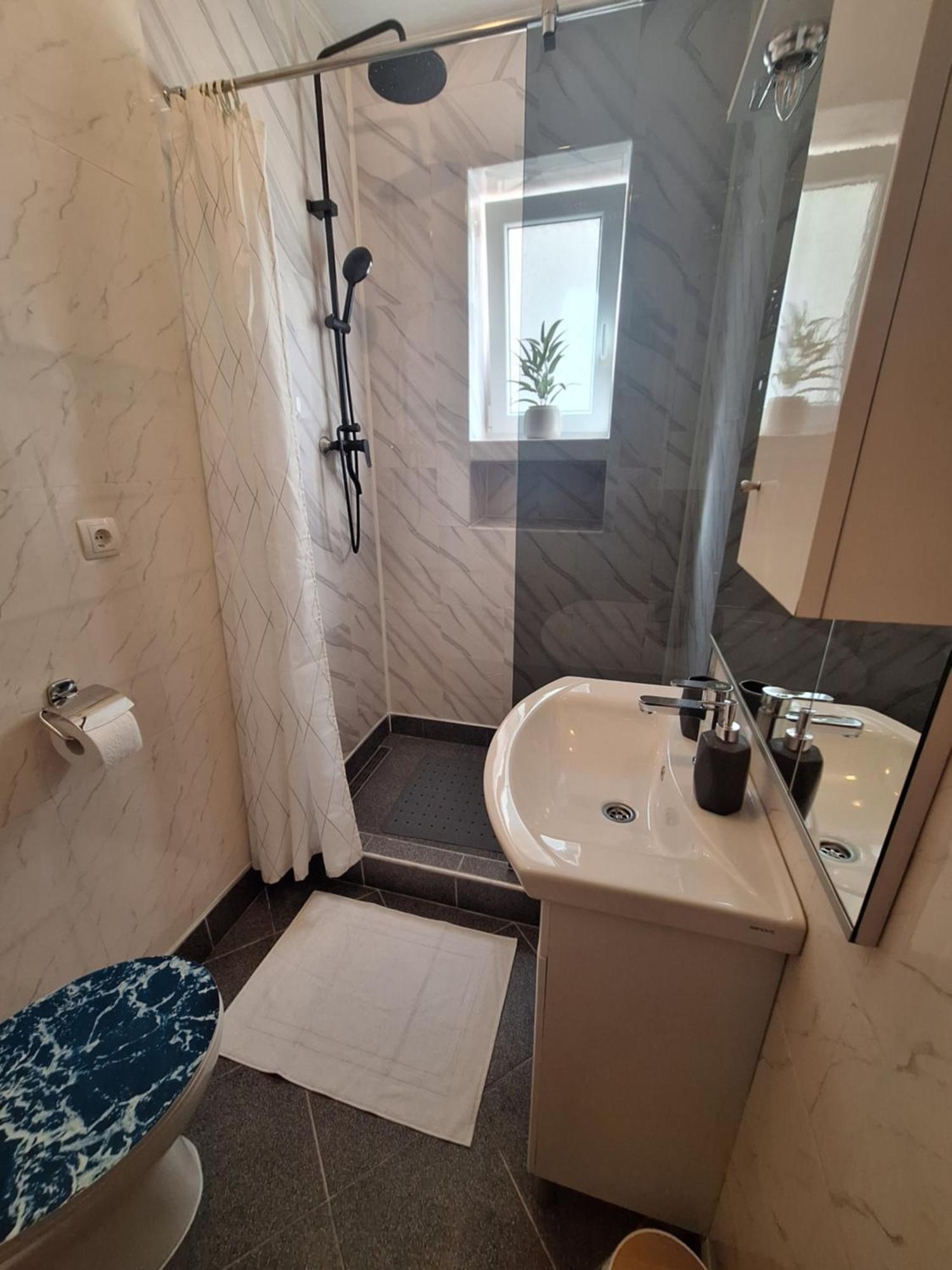 Apartman Lilium Knin Bagian luar foto