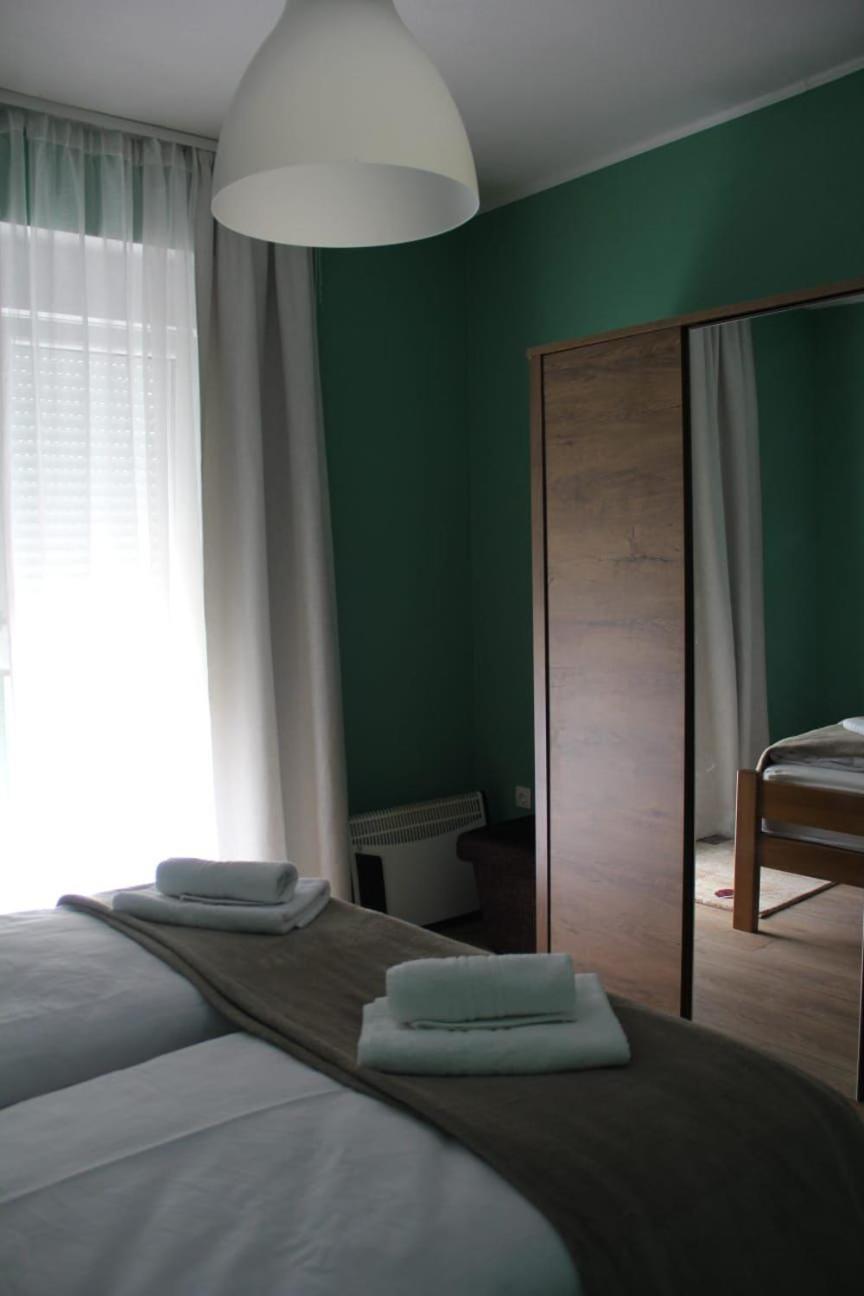 Apartman Lilium Knin Bagian luar foto