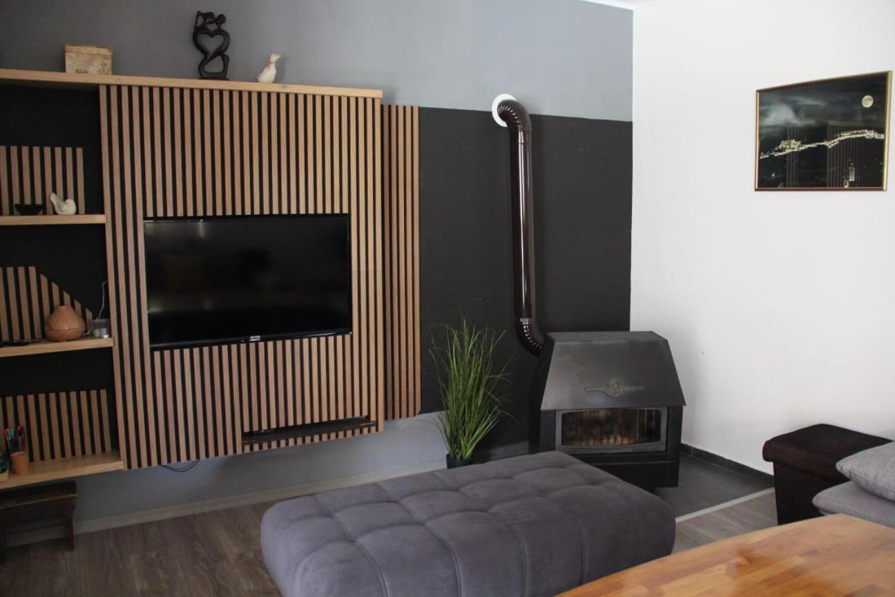 Apartman Lilium Knin Bagian luar foto